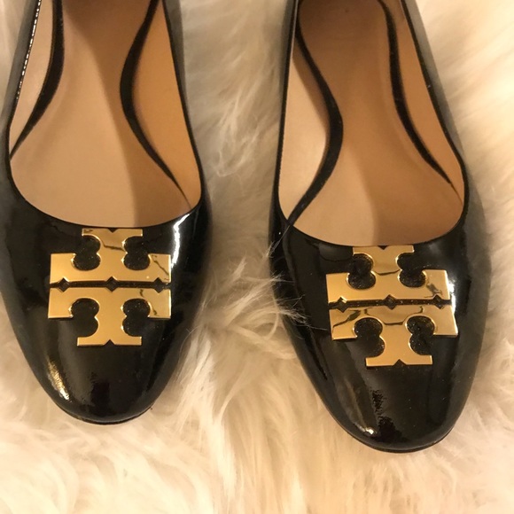 Tory Burch Claire Patent Leather ballet flat. Color is perfect black, Size 7.5 - Picture 3 of 10